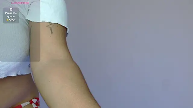 yulissa18 online show from November 8, 2025, 1:20 am