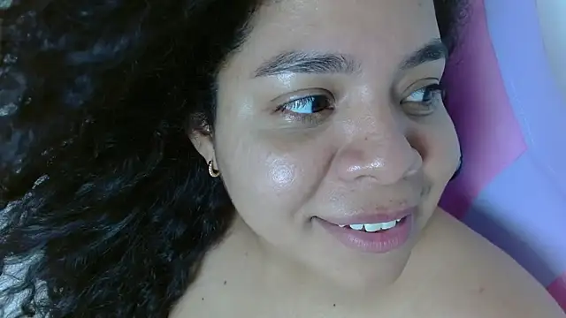 yulissa18 online show from March 21, 2025, 11:23 pm