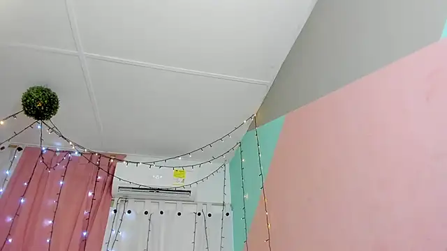 Snapshot of valentina_0_ chatting on March 2, 2025, 5:12 am valentina 0 online show from March 2, 2025, 5:12 am