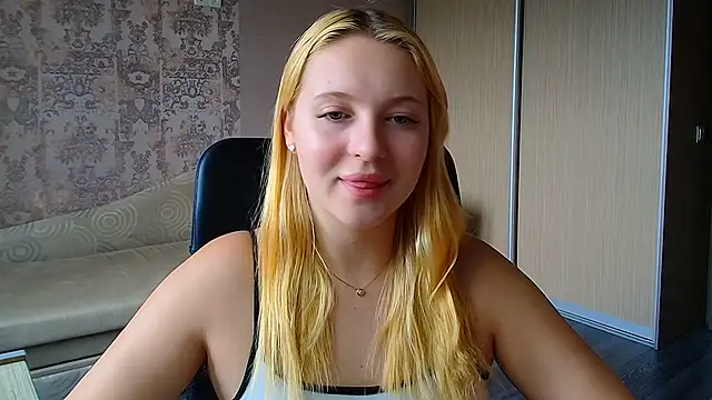Snapshot of Milka_kiss_ chatting on July 11, 2026, 12:49 pm Milka kiss online show from July 11, 2026, 12:49 pm