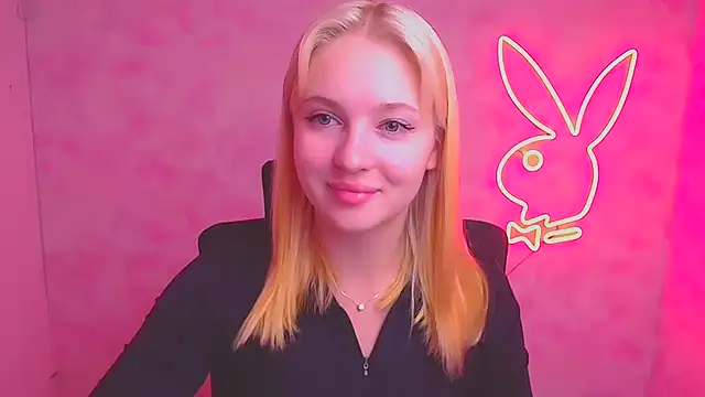 Snapshot of Milka_kiss_ chatting on September 19, 2025, 5:33 am Milka kiss online show from September 19, 2025, 5:33 am