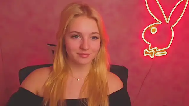 Snapshot of Milka_kiss_ chatting on March 11, 2025, 9:56 am Milka kiss online show from March 11, 2025, 9:56 am