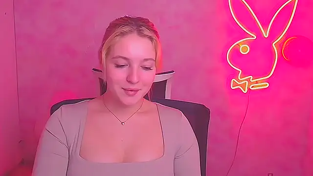 Snapshot of Milka_kiss_ chatting on February 16, 2025, 3:48 pm Milka kiss online show from February 16, 2025, 3:48 pm