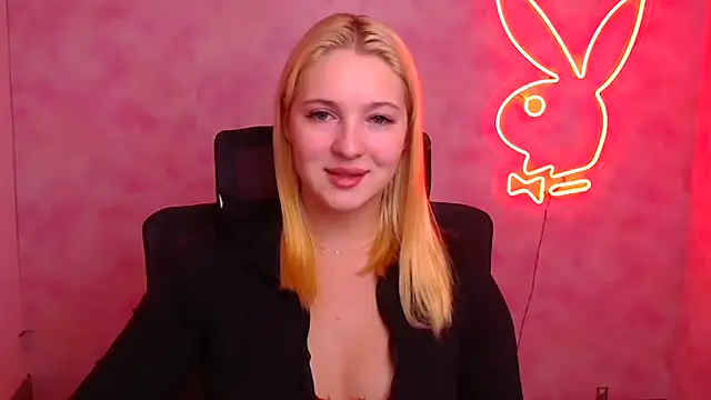 Snapshot of Milka_kiss_ chatting on October 6, 2025, 6:03 am Milka kiss online show from October 6, 2025, 6:03 am