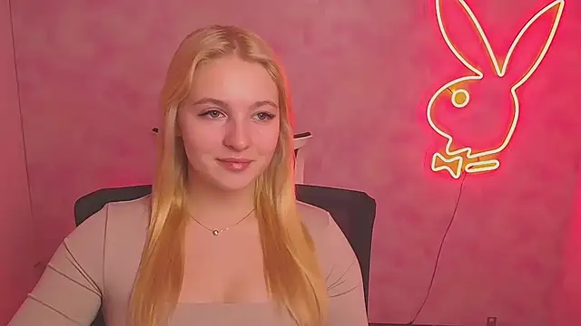 Snapshot of Milka_kiss_ chatting on March 7, 2025, 12:34 pm Milka kiss online show from March 7, 2025, 12:34 pm