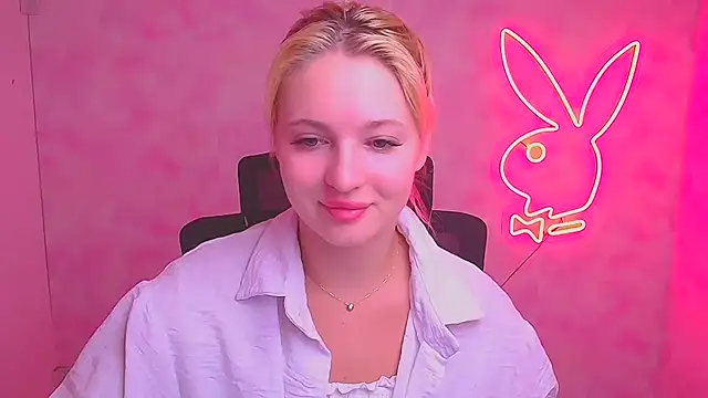 Snapshot of Milka_kiss_ chatting on September 15, 2025, 6:03 am Milka kiss online show from September 15, 2025, 6:03 am