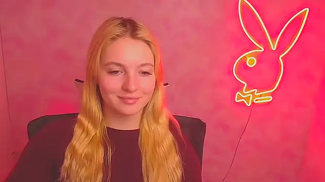 Snapshot of Milka_kiss_ chatting on March 4, 2025, 10:13 am Milka kiss online show from March 4, 2025, 10:13 am