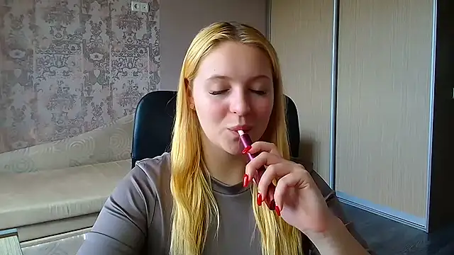 Snapshot of Milka_kiss_ chatting on June 27, 2026, 12:22 pm Milka kiss online show from June 27, 2026, 12:22 pm