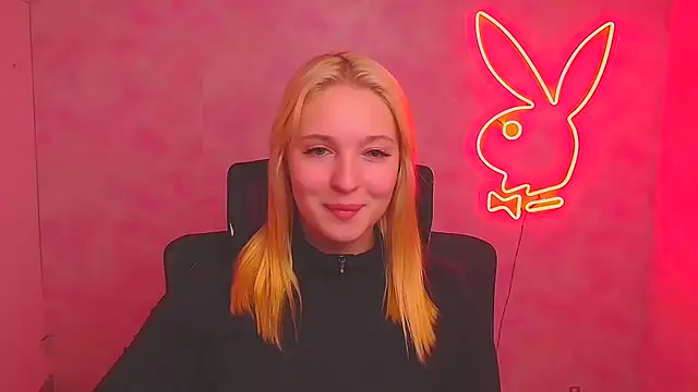 Snapshot of Milka_kiss_ chatting on October 2, 2025, 1:25 pm Milka kiss online show from October 2, 2025, 1:25 pm