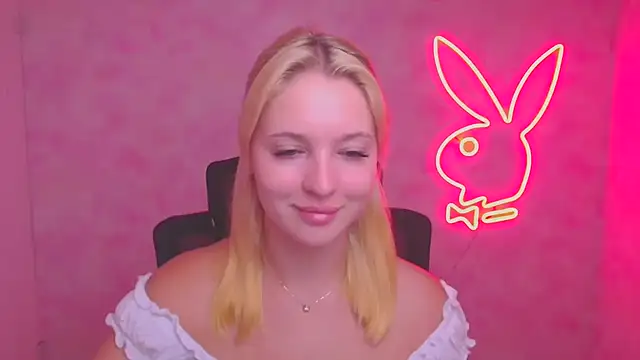 Snapshot of Milka_kiss_ chatting on September 10, 2025, 6:01 am Milka kiss online show from September 10, 2025, 6:01 am