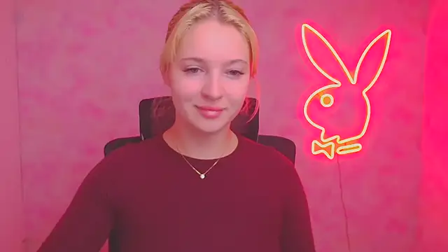 Snapshot of Milka_kiss_ chatting on October 18, 2025, 11:23 am Milka kiss online show from October 18, 2025, 11:23 am