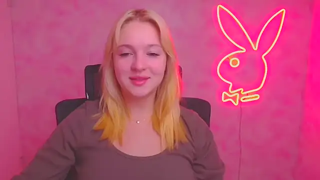 Snapshot of Milka_kiss_ chatting on October 14, 2025, 5:41 am Milka kiss online show from October 14, 2025, 5:41 am