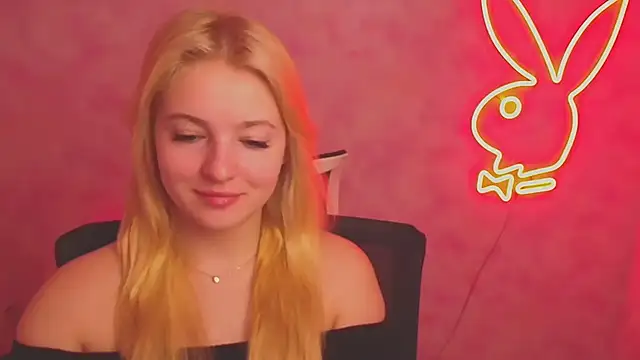 Snapshot of Milka_kiss_ chatting on March 11, 2025, 6:52 am Milka kiss online show from March 11, 2025, 6:52 am