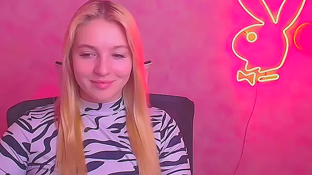 Snapshot of Milka_kiss_ chatting on February 17, 2025, 12:38 pm Milka kiss online show from February 17, 2025, 12:38 pm