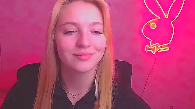 Snapshot of Milka_kiss_ chatting on February 20, 2025, 12:36 pm Milka kiss online show from February 20, 2025, 12:36 pm