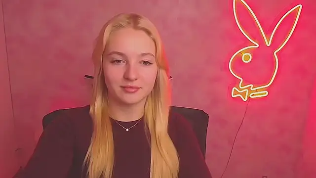 Snapshot of Milka_kiss_ chatting on March 6, 2025, 6:52 am Milka kiss online show from March 6, 2025, 6:52 am