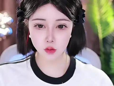 Qiaoqiao  online show from March 22, 2025, 6:47 pm