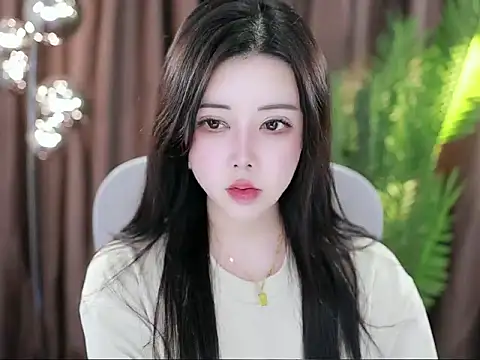 Qiaoqiao  online show from February 28, 2025, 5:04 pm