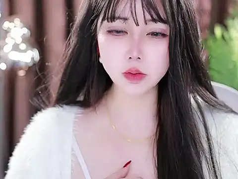 Qiaoqiao  online show from March 8, 2025, 6:37 pm