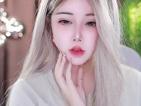 Qiaoqiao  online show from February 20, 2025, 7:12 am