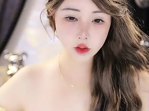 Qiaoqiao  online show from September 24, 2025, 10:33 am