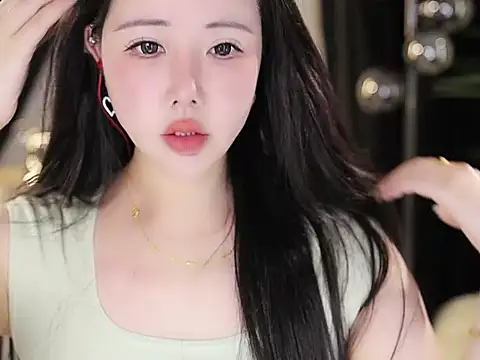 Qiaoqiao  online show from October 1, 2025, 6:18 am