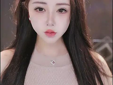 Qiaoqiao  online show from November 15, 2025, 5:06 pm