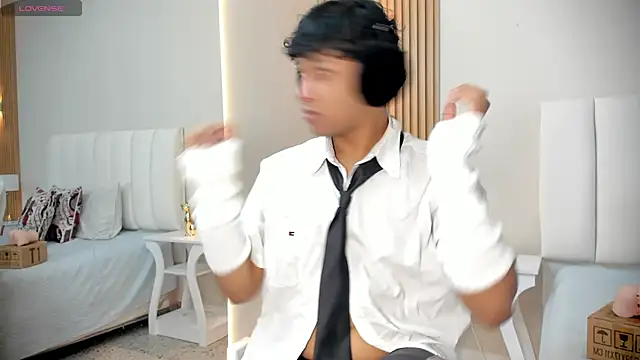 Snapshot of axel_ps chatting on November 6, 2025, 4:05 am axel ps online show from November 6, 2025, 4:05 am