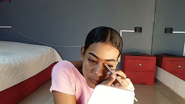 flavia cruz online show from December 3, 2025, 7:02 pm