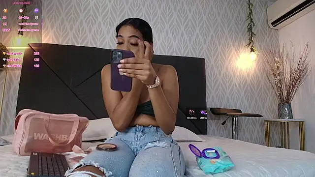 flavia cruz online show from November 30, 2025, 7:14 pm