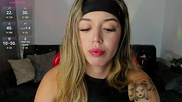 zoee jackson online show from November 5, 2025, 3:20 am