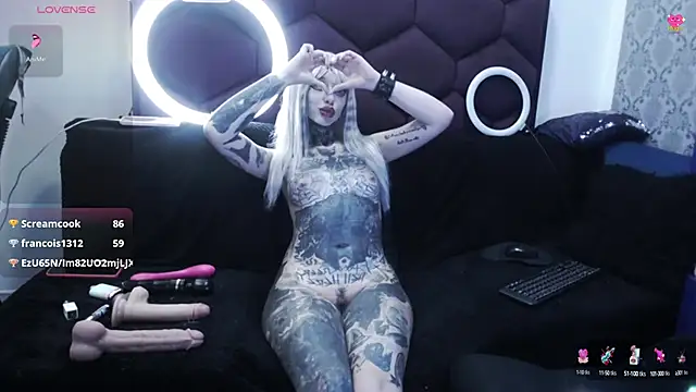 Snapshot of TyphoidMary chatting on January 6, 2025, 3:20 am TyphoidMary online show from January 6, 2025, 3:20 am