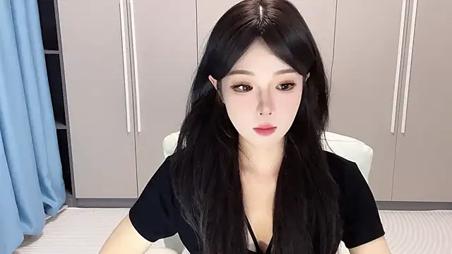 Q-ing online show from September 12, 2025, 5:29 am