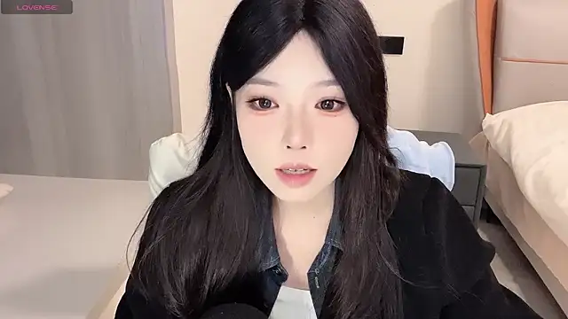 Q-ing online show from January 3, 2025, 12:40 pm