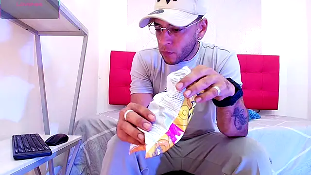 Andrey u92 online show from October 31, 2025, 8:05 pm