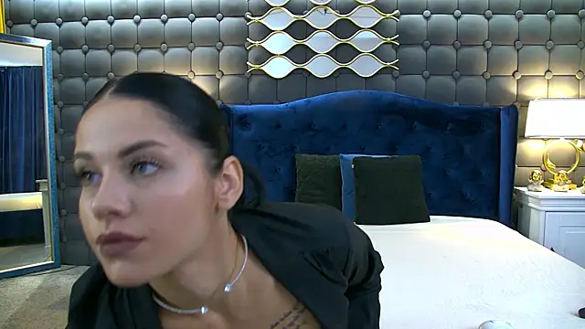 LeyaCass online show from September 17, 2025, 4:36 am