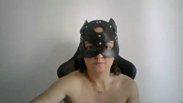 MaxWellas6 online show from July 21, 2026, 11:33 am