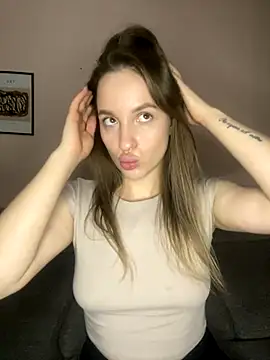 EdnaBradley online show from October 18, 2025, 2:41 pm