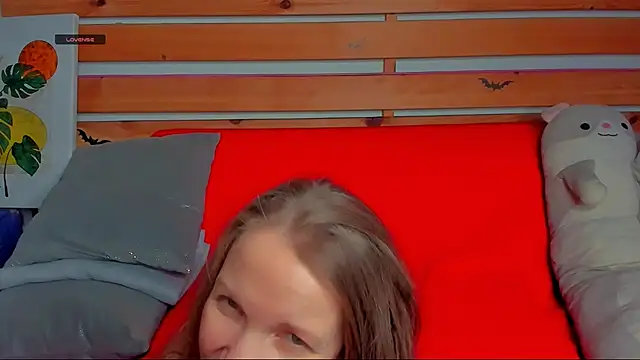 Nora Adamss online show from November 9, 2025, 1:09 am