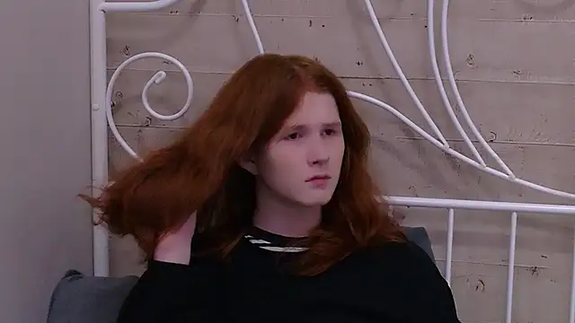 ZaynGraham online show from October 15, 2025, 5:06 am