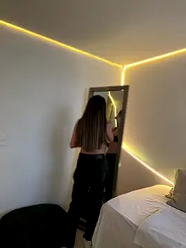 AmmyCollinsW online show from November 15, 2025, 9:19 pm