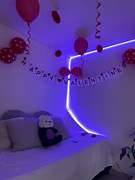 AmmyCollinsW online show from February 15, 2026, 6:51 pm