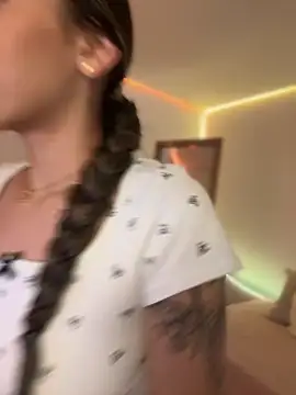 AmmyCollinsW online show from October 7, 2025, 9:05 pm