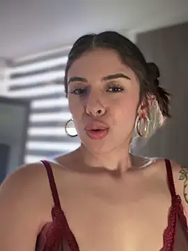 AmmyCollinsW online show from February 21, 2025, 10:15 pm