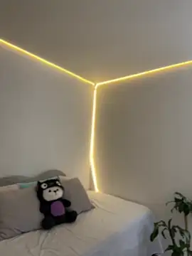 AmmyCollinsW online show from March 4, 2026, 9:22 pm