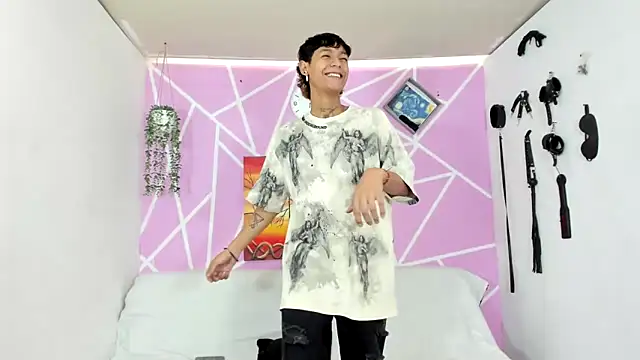 Fresahot2005 online show from February 7, 2025, 7:17 pm