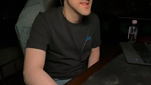 Snapshot of Stefisexy91 chatting on April 10, 2026, 9:00 pm Stefisexy91 online show from April 10, 2026, 9:00 pm