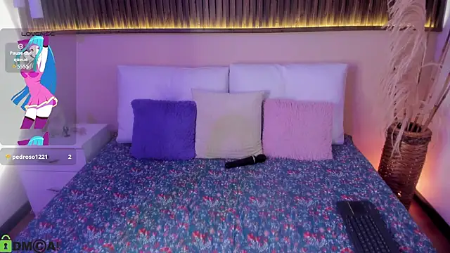 Liz grey  online show from April 19, 2026, 2:12 am