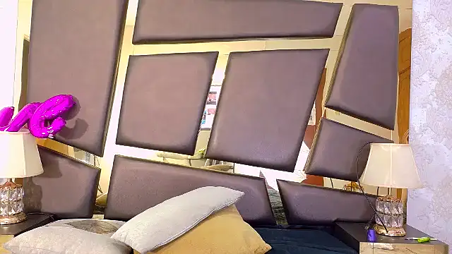 NicoleEsposito online show from March 22, 2025, 4:14 am