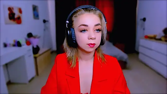 littleSiyfairy online show from September 18, 2025, 10:07 am